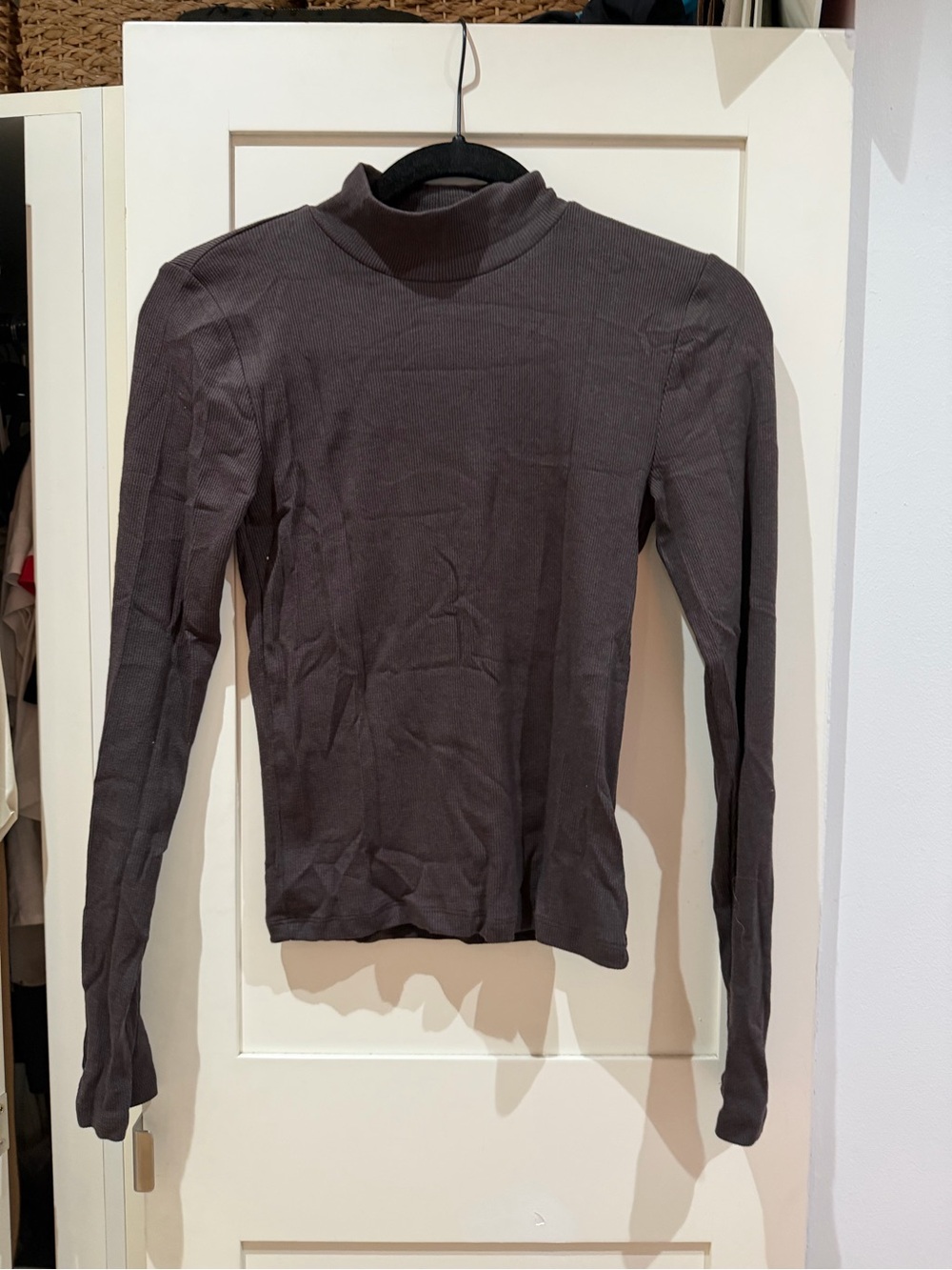 Women's Long-Sleeve Mock Neck Top - Charcoal/Brown